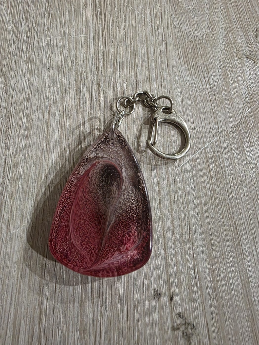 Rose Black Mini Teardrop Resin Keychain Rose Black Mini Teardrop Resin Keychain