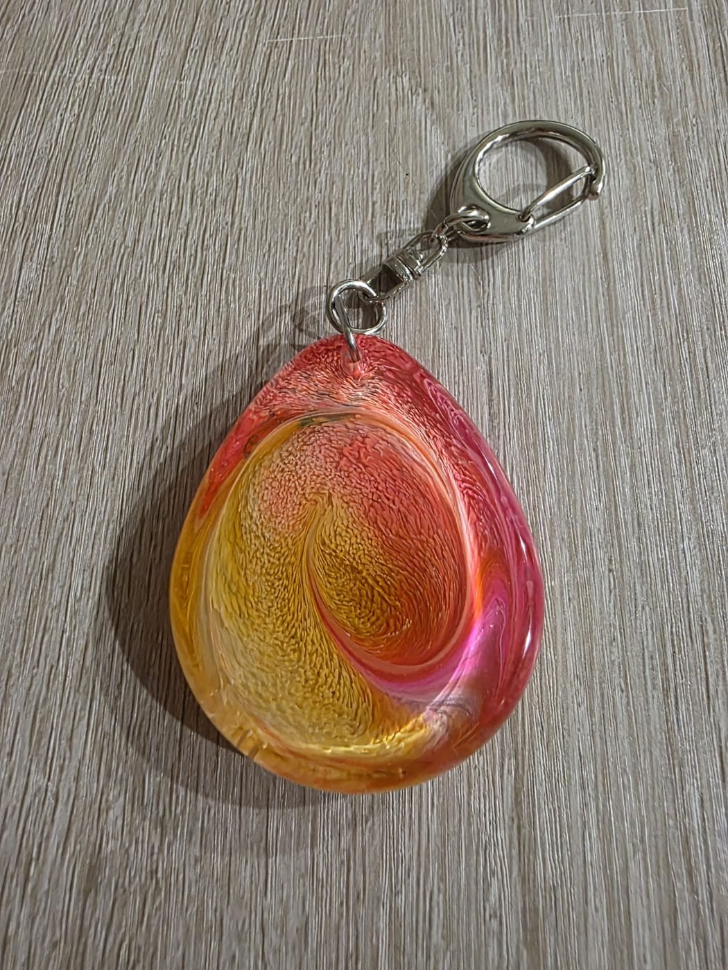Orange Gold Swirl Round Resin Keychain Orange Gold Swirl Round Resin Keychain
